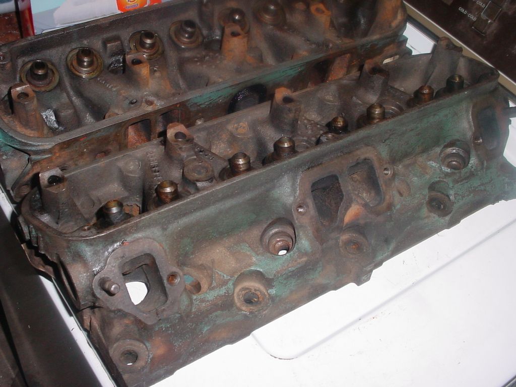 [SOLD] 2531894 set of 340 small block x heads head For A Bodies